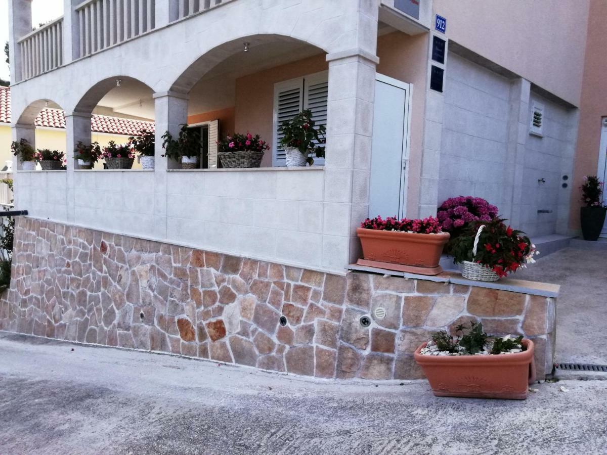 Appartementhaus Elena Jelsa  Exterior photo